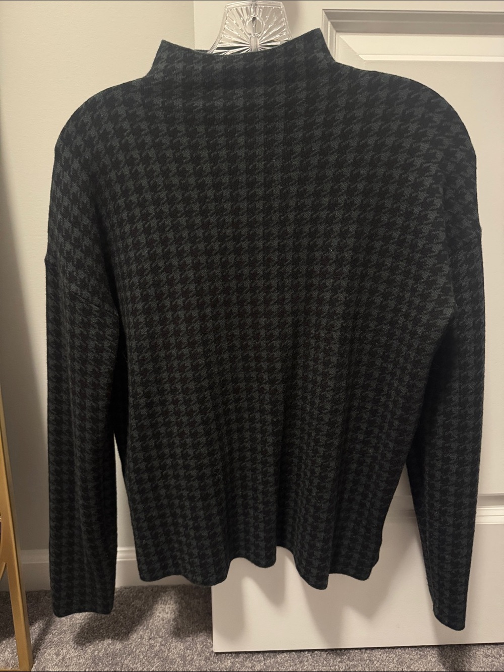 Tahari Black & Charcoal Houndstooth Turtleneck Sweater